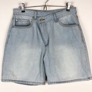 Forever 21 Asymmetrical Button Light Wash High Waisted Denim Short 7” inseam